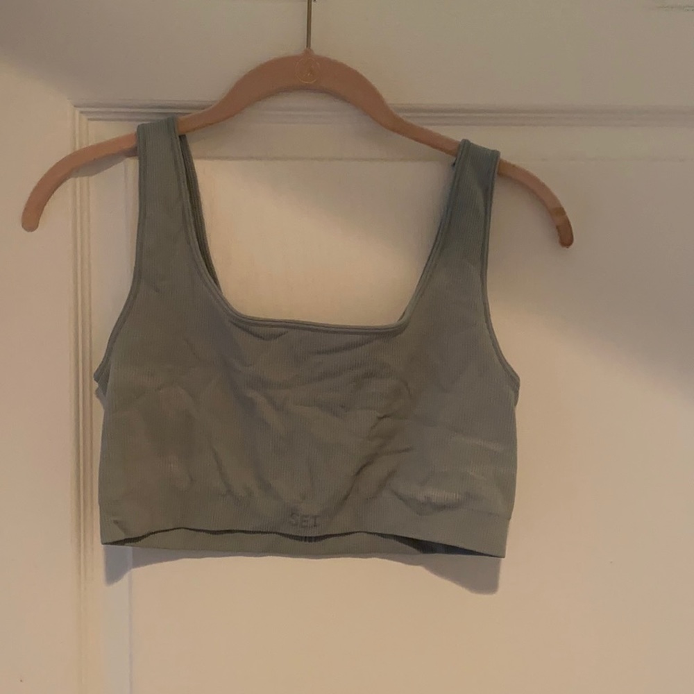 SET Active box cut sports bra
